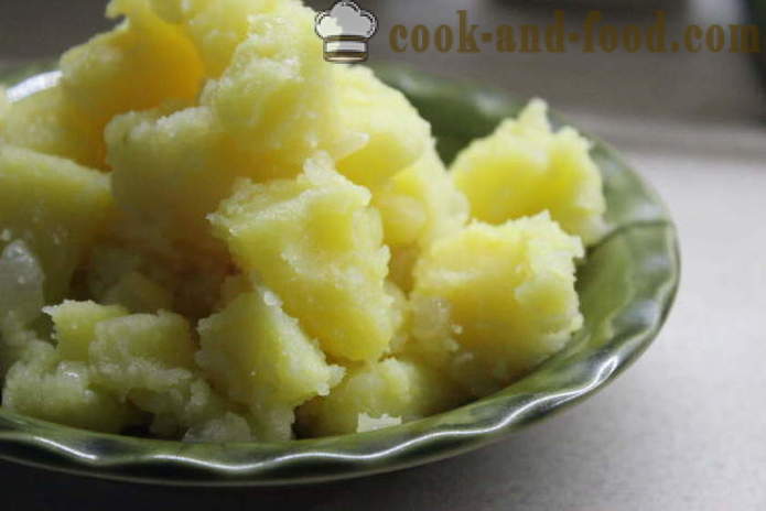 Keedetud kartulid sibula ja peekoniga - maitsvad süüa kartulit garneering, samm-sammult retsept fotod