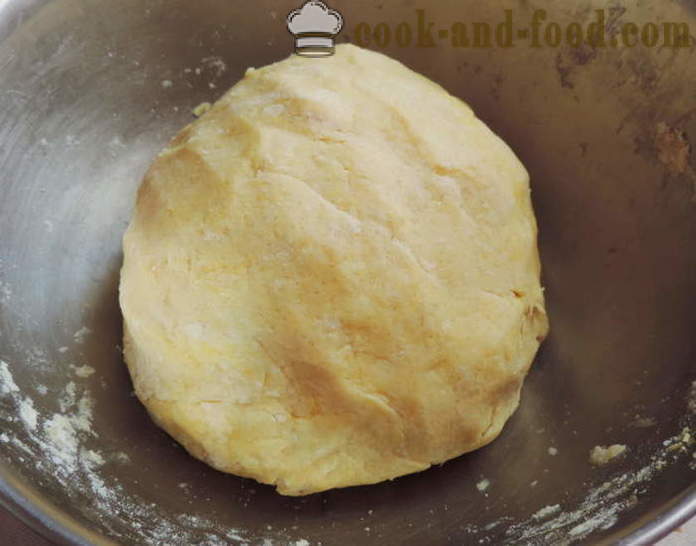 Shortbread pärmitainas pie, pirukad, küpsetised või bagelid - kuidas teha liiva-pärmitaignast, samm-sammult retsept fotod