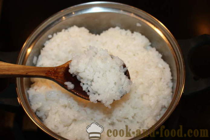 Maitsvad täitmine riis kanaliha, sibul ja porgandid - kuidas kokk kana täidisega koogid ja pirukad, samm-sammult retsept fotod