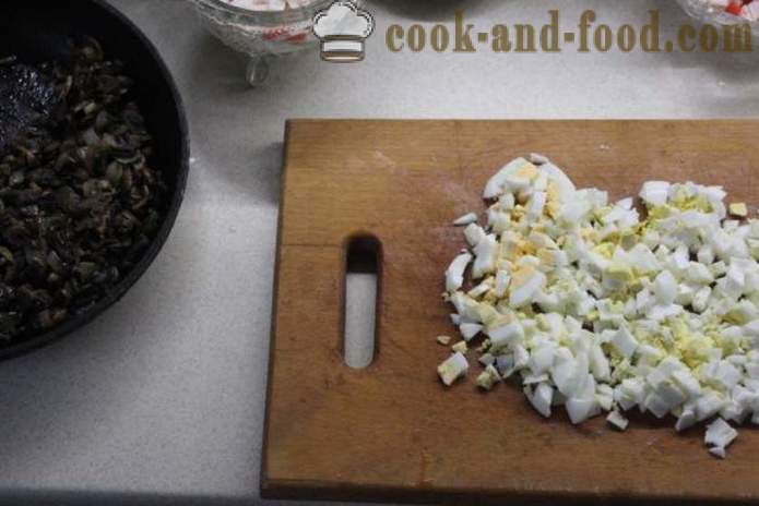 Kihiline krabi salat riisi ja šampinjonidega - kuidas kokk krabi salat riisi ja šampinjonidega, samm-sammult retsept fotod