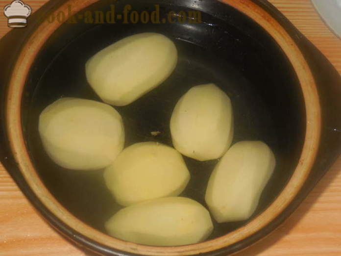 Paastuaja pelmeenid toores kartul ja sibul - kuidas kokk pelmeenid toores kartul, samm-sammult retsept fotod