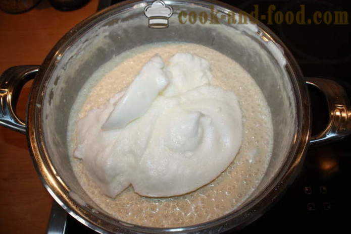 Lihavõtted kook mandlid ja rosinad, piim - kuidas küpsetada kooki ahjus koos samm-sammult retsept fotod
