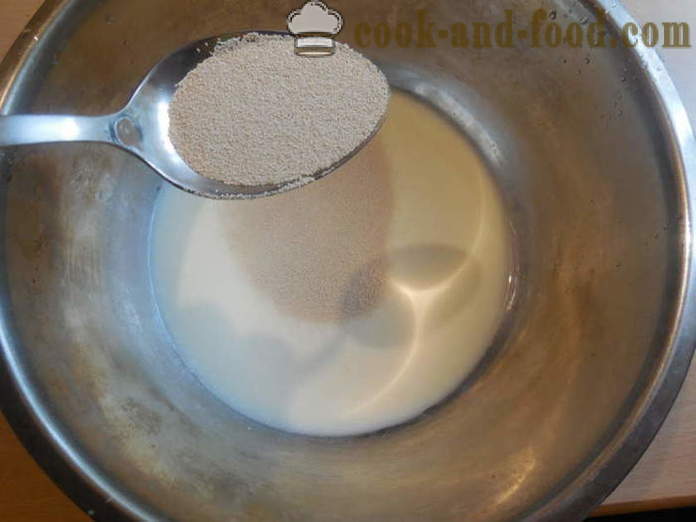 Simple multivarka lihavõtted kook koor ja sulatatud piima - kuidas küpsetada kooki multivarka, samm-sammult kook lihtne retsept ja foto