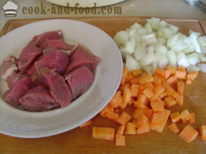 Mooritud liha ja kartuleid ahjus - kuidas kokk kartuleid pott liha, samm-sammult retsept fotod