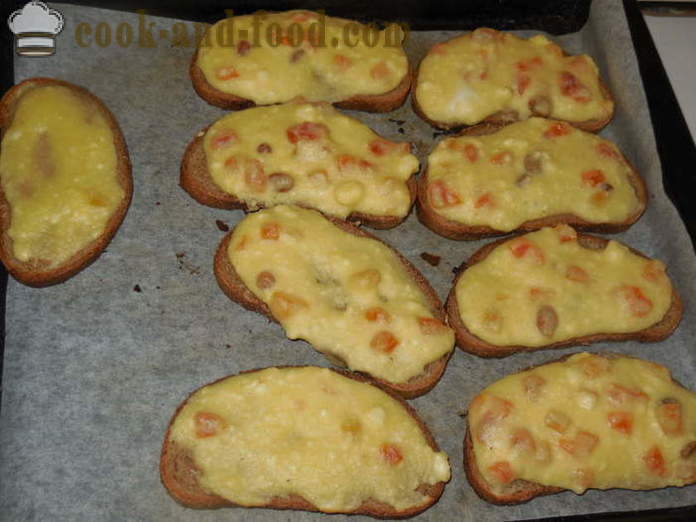 Lazy juustukook päts juust, kuivatatud aprikoosid ja kiivi - nagu laisk küpsetada juustukook kodujuust, samm-sammult retsept fotod