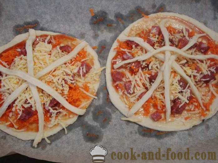 Mini pizza lehttaignas vorsti ja juustu - kuidas teha mini-pizza lehttaigna, kus samm-sammult retsept fotod