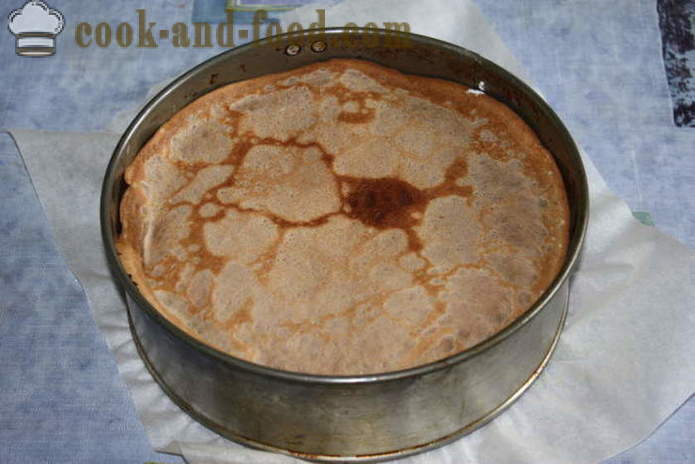 Omatehtud pannkooke kook ricotta juustu ja ülaosaga koos vahukoorega