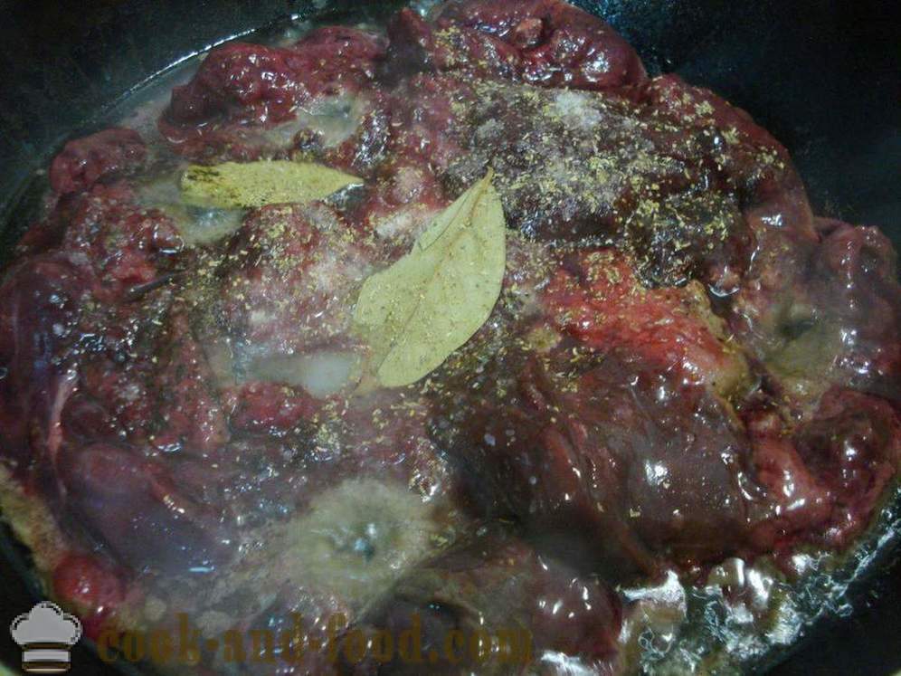 Delicious kanamaks hapukoor sibul pannil - kuidas kokk kana maksa hapukoor, samm-sammult retsept fotod