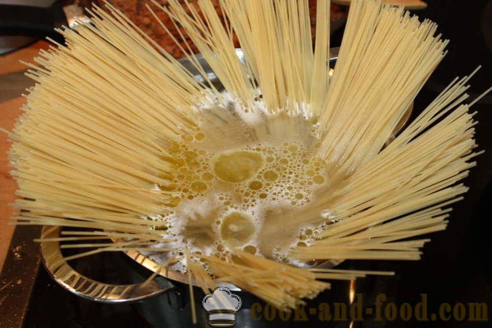 Spagetid bolognese kaste - kuidas kokk spagetid bolognese, samm-sammult retsept fotod