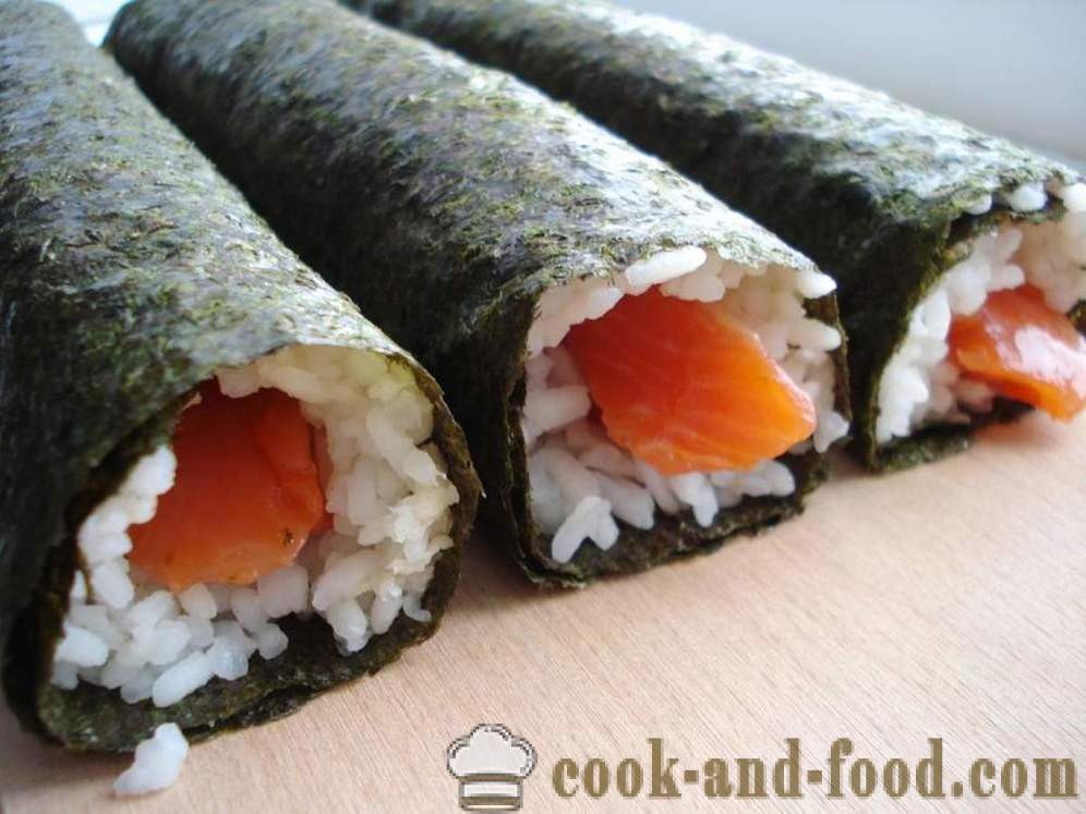 Sushi rullides riisi ja punase kala - kuidas kokk sushi rullides kodus, samm-sammult retsept fotod