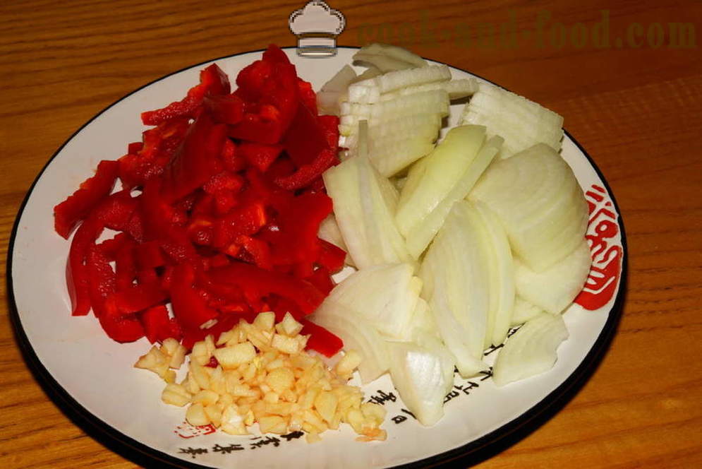 Böfstrooganov ei hapukoor ja tomatipasta - kuidas kokk maitsev böfstrooganoviks kastmes, samm-sammult retsept fotod