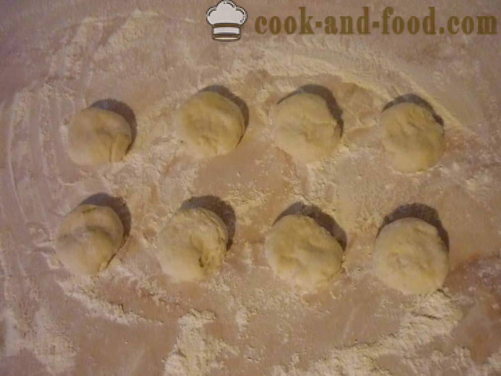 Pärmi koogid praetud pannil - kuidas teha koogid täidisega, samm-sammult retsept fotod