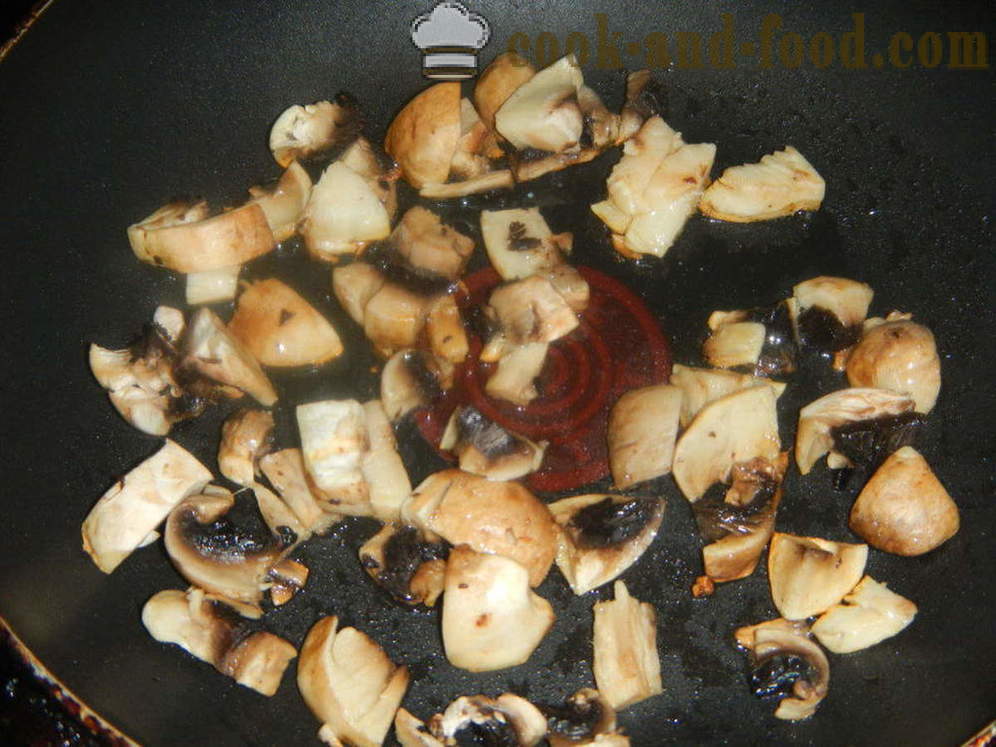 Munapuder seente ja juustuga pannil - kuidas kokk munapuder hapukoor, samm-sammult retsept fotod