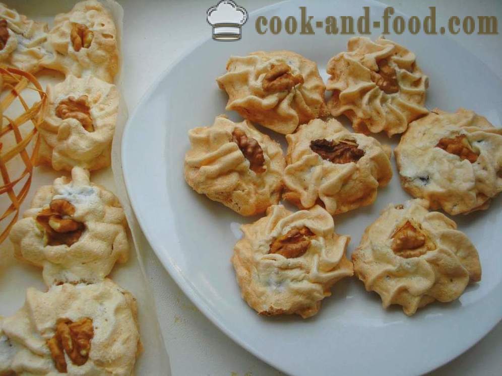 Besee pähklite ja kuivatatud puuviljade ahjus - kuidas kokk besee kodus, samm-sammult retsept fotod