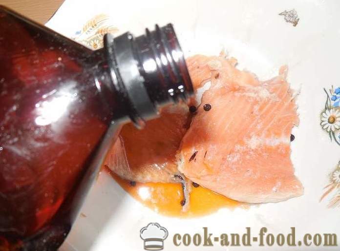 Kuidas hapukurk servi punane kala koos vedelsuitsu - maitsev retsept servi soolalõhe, fotod