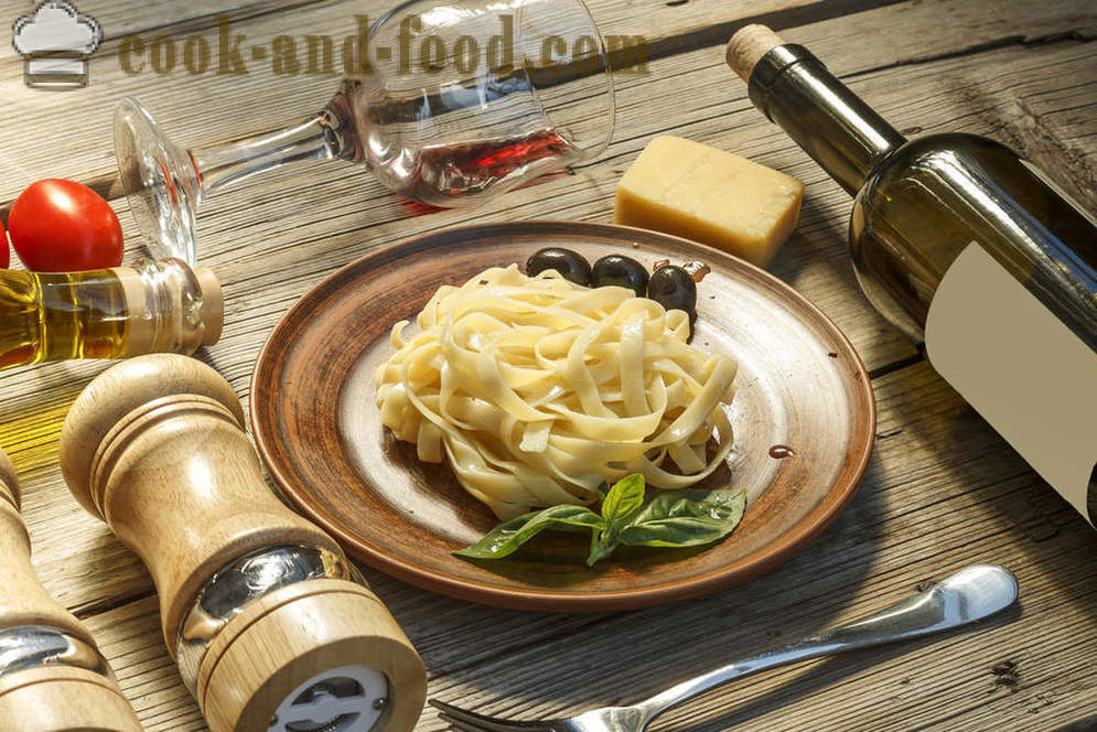 Itaalia köök: pasta carbonara kolme retseptid koor