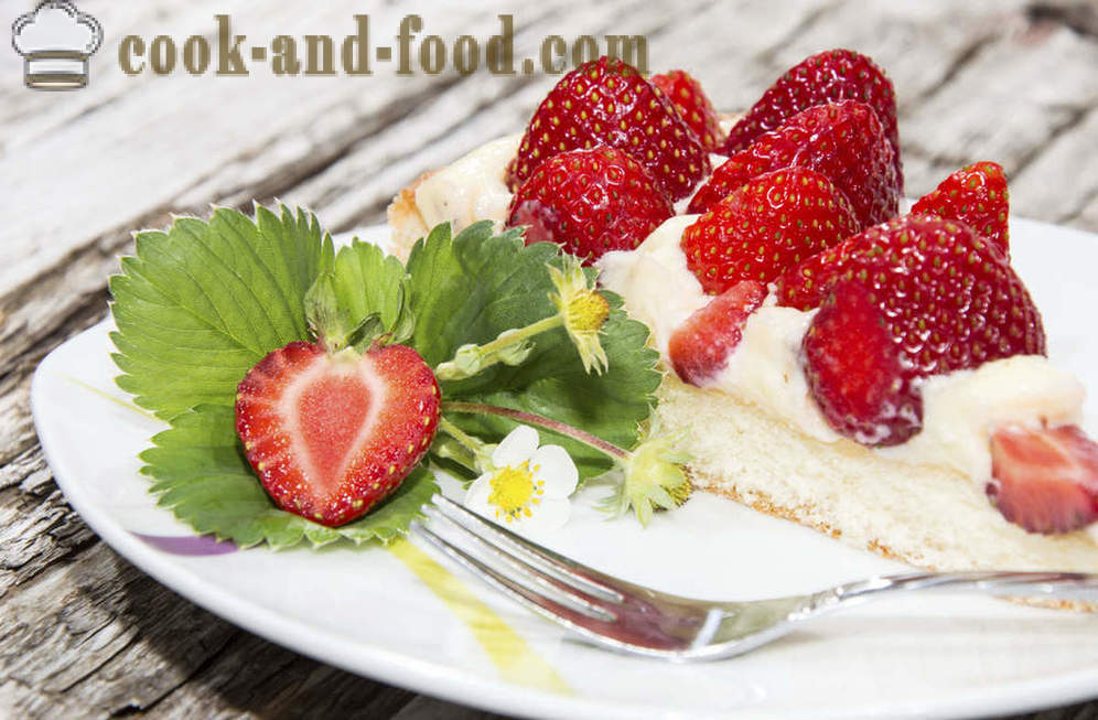 Cake, õhuline koor ja maasika tee poolt Ivlev ja jaanileivapuu - video retseptid kodus